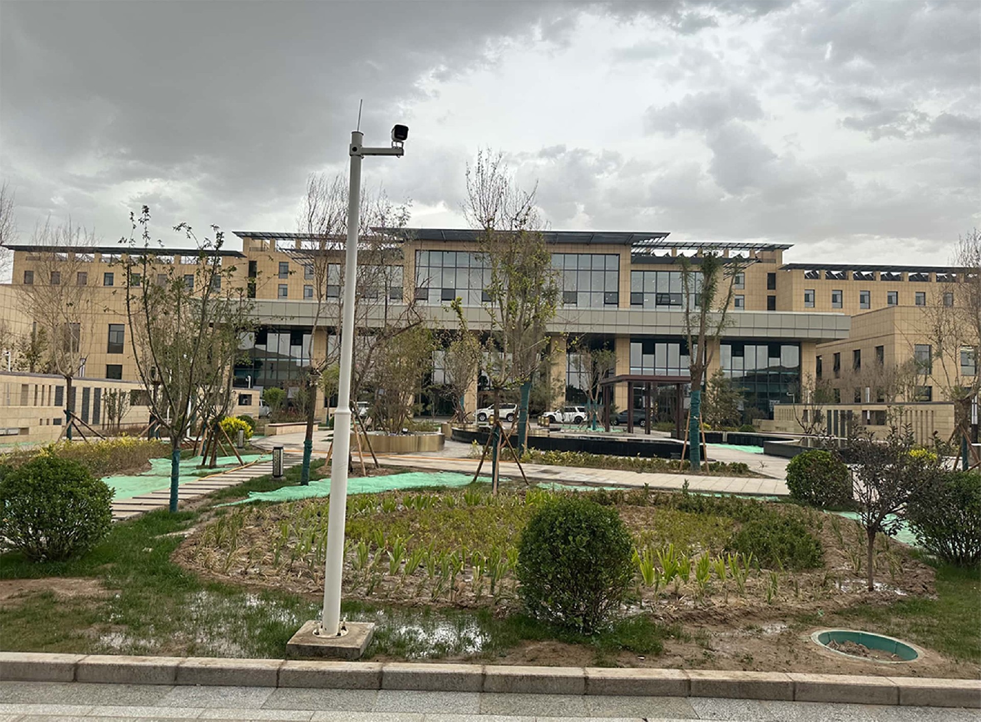 通航小镇办公楼真石漆外墙